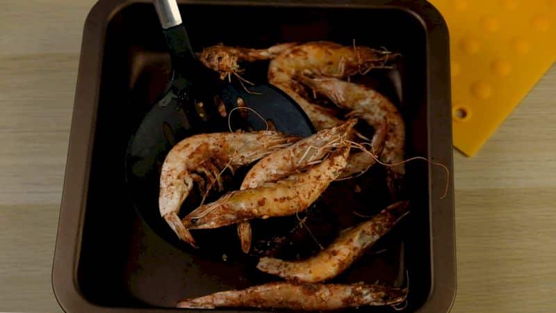 Imagen relacionada con el título: So bereiten Sie ungeschälte gefrorene Garnelen zu - wikiHow