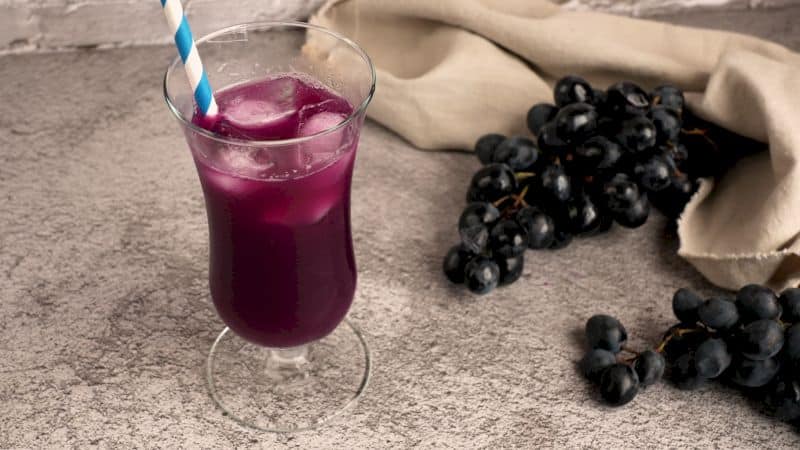 Imagen relacionada con el título: Haz tu propio jugo de uva en 7 pasos fáciles