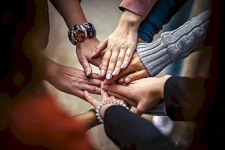 Imagen relacionada con el subtítulo h3: Comunícate con tu equipo